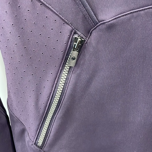Lululemon Athletica Sleek Essentials Jacket in Boysenberry Size 10 - Picture 5 of 13